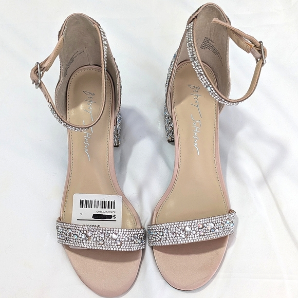 NWT Betsey Johnson Mari Champagne Size 6.5 - Picture 5 of 12